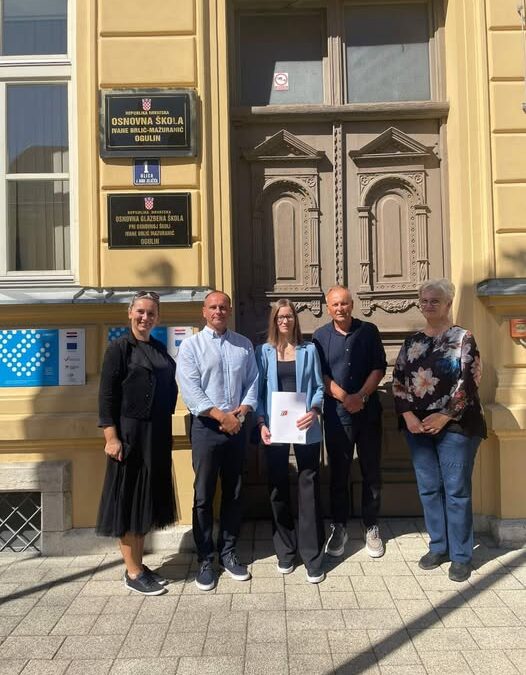 HOA I HKS DODIJELILI NAGRADE ŠKOLAMA NA PODRUČJU OD POSEBNE DRŽAVNE SKRBI