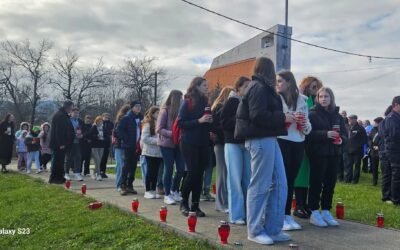 UČENICI OŠ IVANE BRLIĆ – MAŽURANIĆ OGULIN ODALI POČAST ŽRTVAMA SABORSKOG