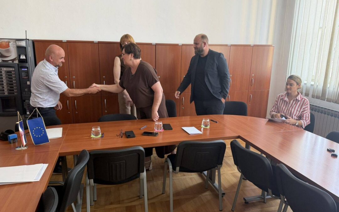 RADOVI NA IZMJENI POKROVA NA ZGRADI MATIČNE ŠKOLE OŠ IVANE BRLIĆ – MAŽURANIĆ OGULIN VRIJEDNI VIŠE OD 180.000 EURA